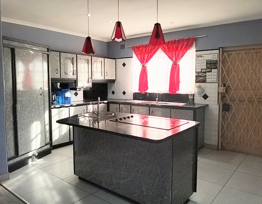 4 Bedroom Property for Sale in Queensburgh KwaZulu-Natal