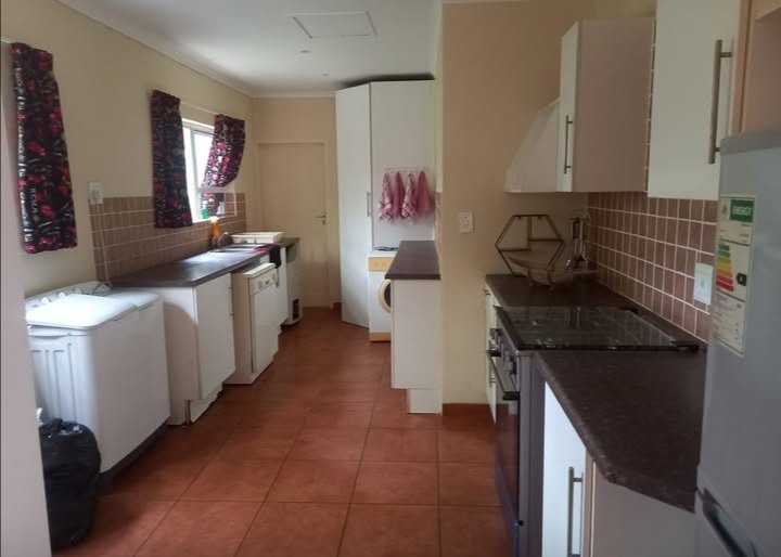 6 Bedroom Property for Sale in Leisure Bay KwaZulu-Natal