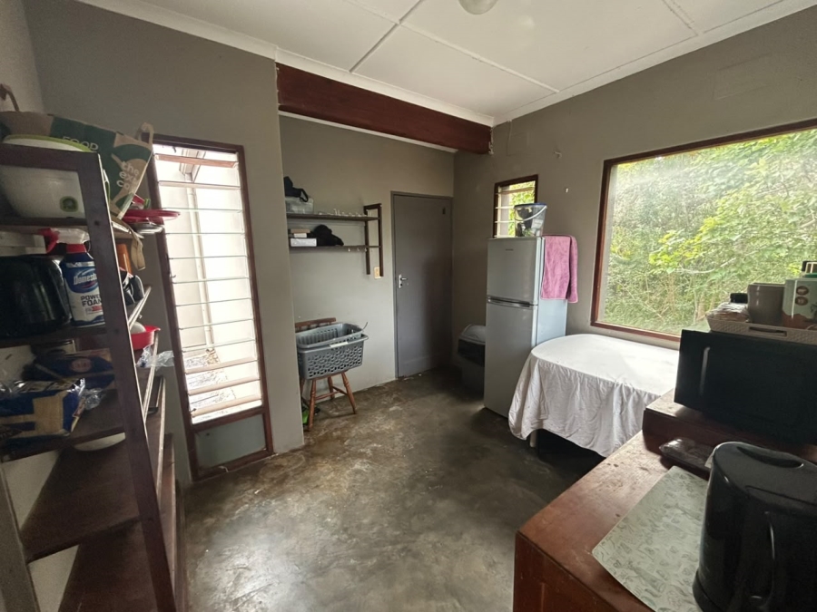6 Bedroom Property for Sale in Leisure Bay KwaZulu-Natal