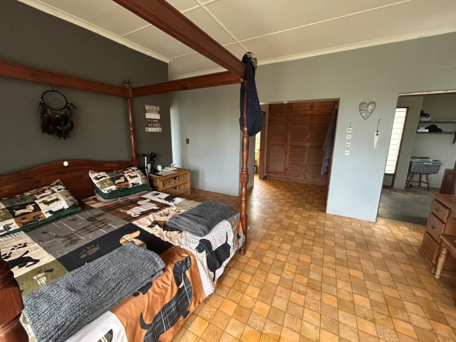 6 Bedroom Property for Sale in Leisure Bay KwaZulu-Natal
