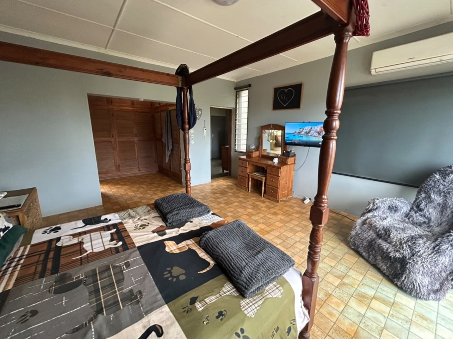 6 Bedroom Property for Sale in Leisure Bay KwaZulu-Natal
