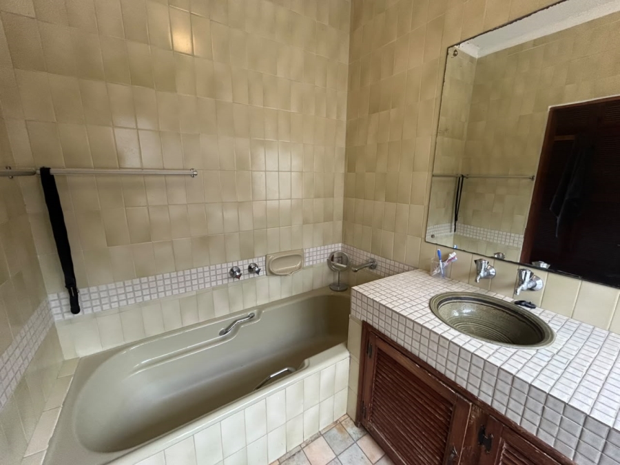 6 Bedroom Property for Sale in Leisure Bay KwaZulu-Natal