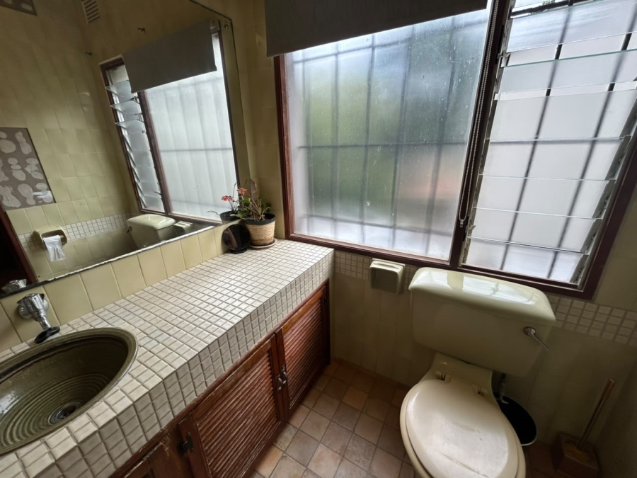 6 Bedroom Property for Sale in Leisure Bay KwaZulu-Natal