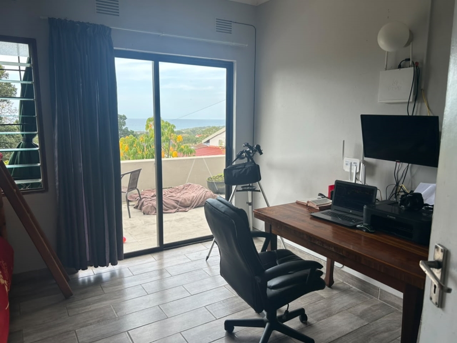 6 Bedroom Property for Sale in Leisure Bay KwaZulu-Natal