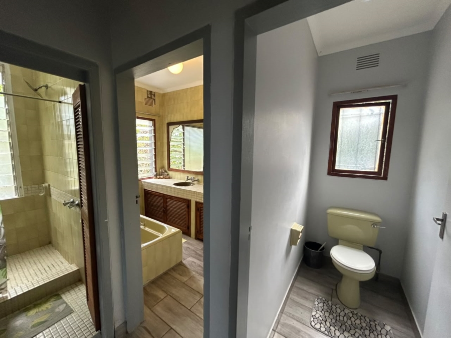 6 Bedroom Property for Sale in Leisure Bay KwaZulu-Natal