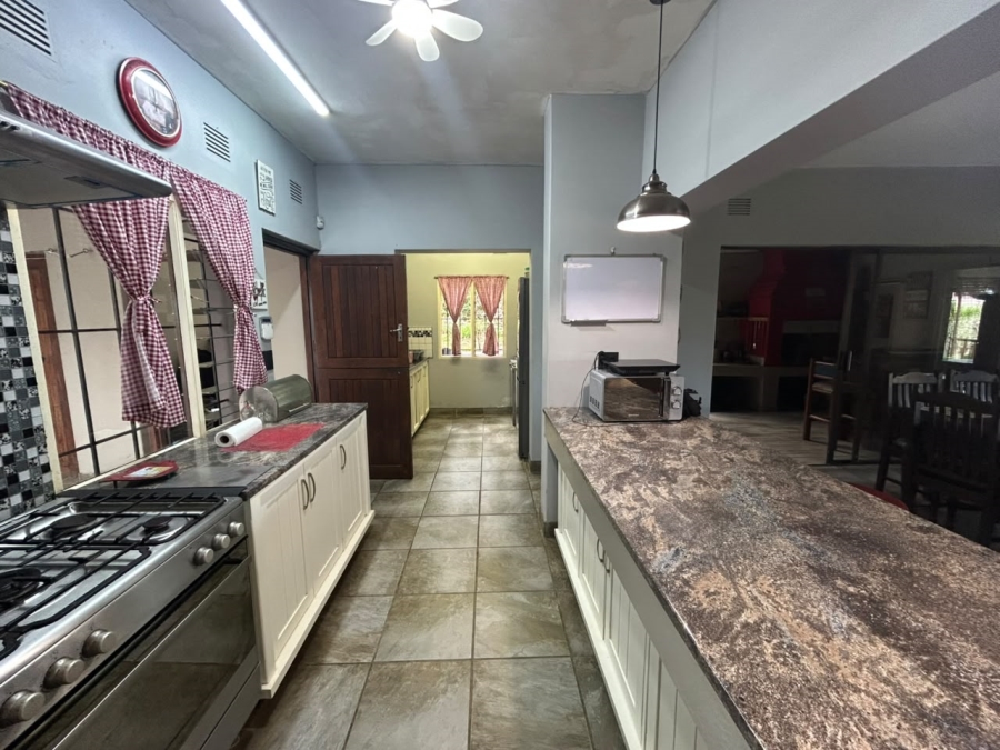 6 Bedroom Property for Sale in Leisure Bay KwaZulu-Natal
