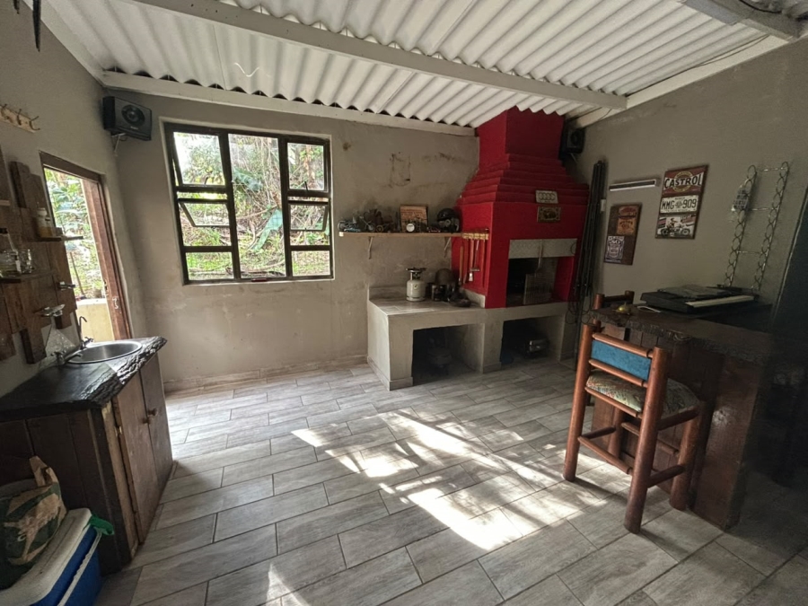 6 Bedroom Property for Sale in Leisure Bay KwaZulu-Natal