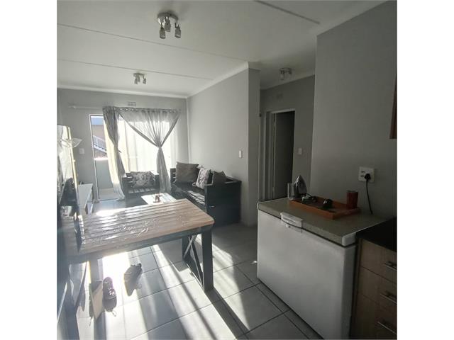 2 Bedroom Property for Sale in Umbogintwini KwaZulu-Natal