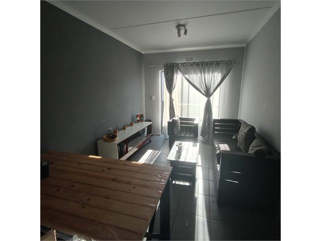 2 Bedroom Property for Sale in Umbogintwini KwaZulu-Natal
