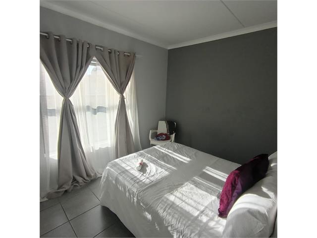 2 Bedroom Property for Sale in Umbogintwini KwaZulu-Natal