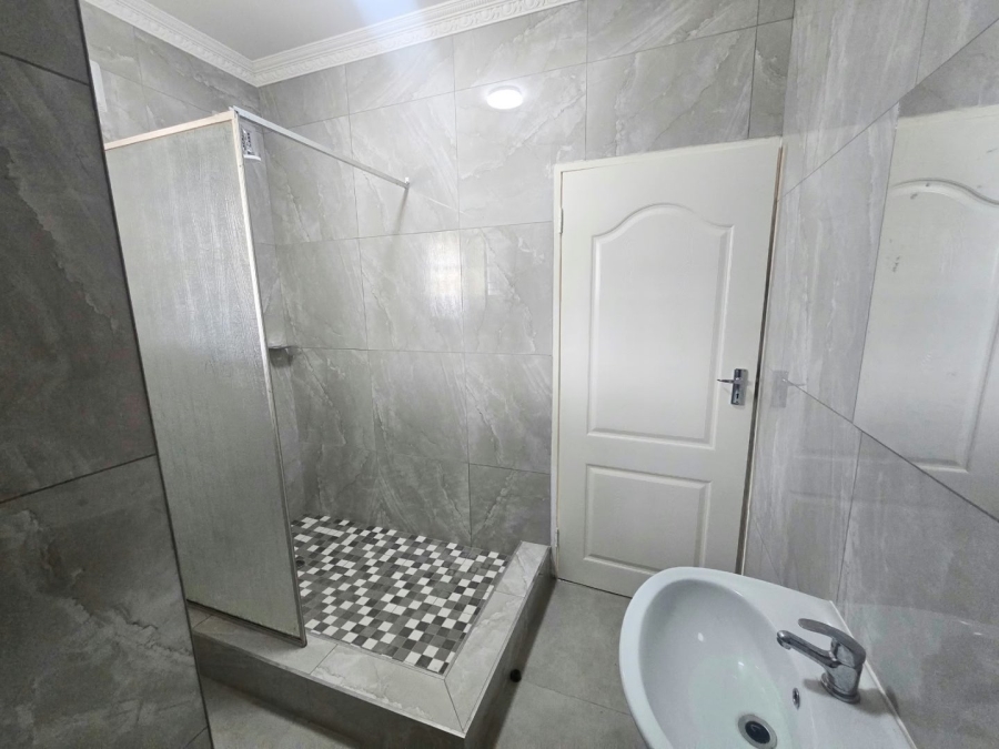 To Let  Bedroom Property for Rent in Parkside KwaZulu-Natal