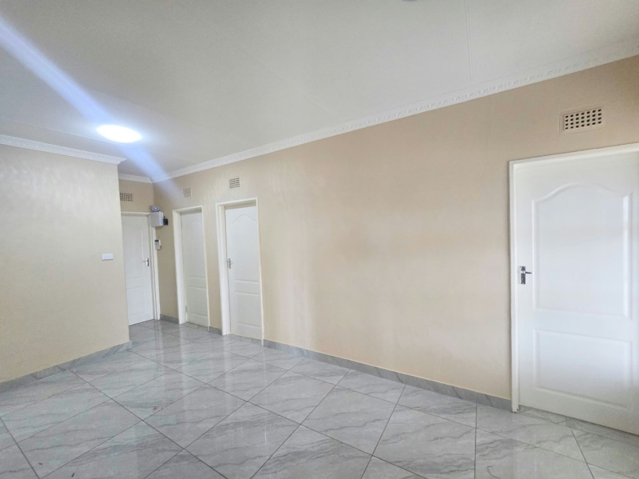 To Let  Bedroom Property for Rent in Parkside KwaZulu-Natal