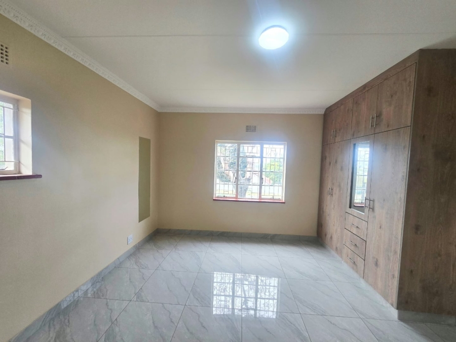 To Let  Bedroom Property for Rent in Parkside KwaZulu-Natal