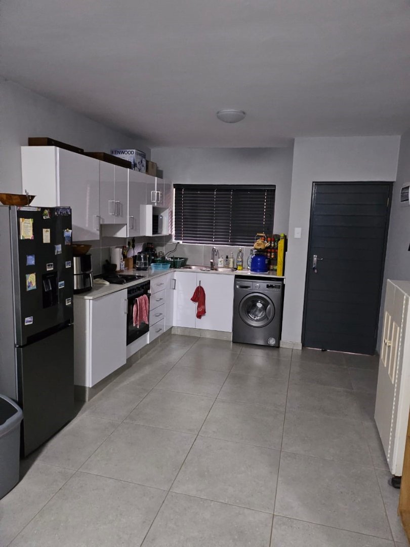 To Let 2 Bedroom Property for Rent in Athlone KwaZulu-Natal
