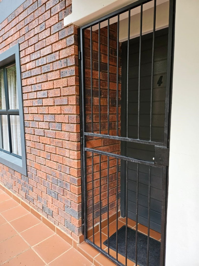 To Let 2 Bedroom Property for Rent in Athlone KwaZulu-Natal