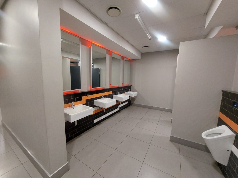To Let Commercial Property for Rent in Scottsville KwaZulu-Natal