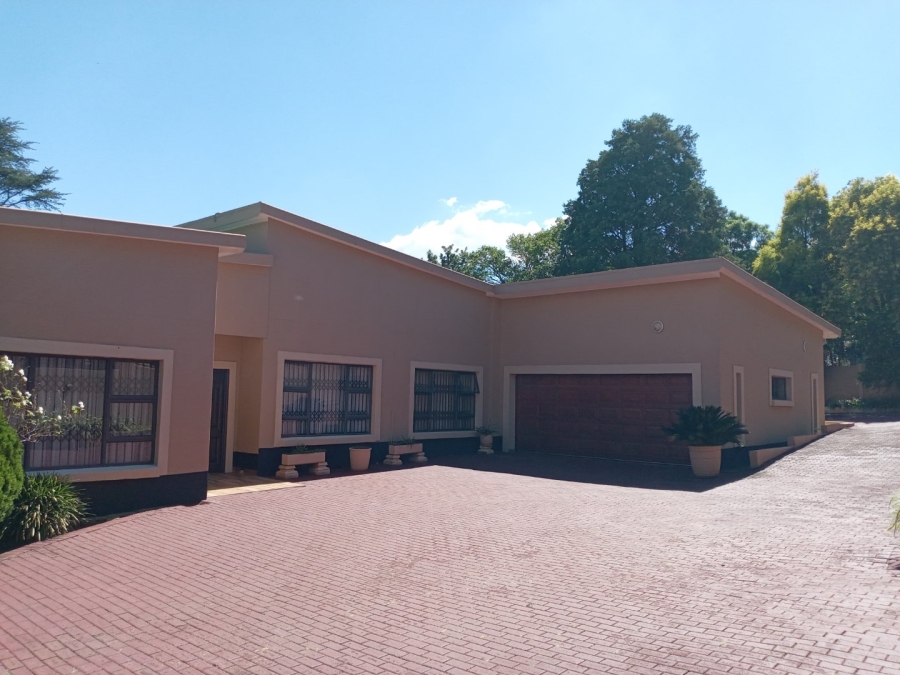 5 Bedroom Property for Sale in Signal Hill KwaZulu-Natal