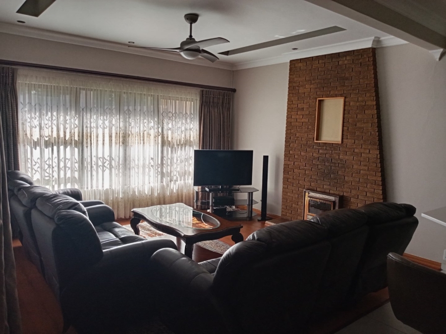 5 Bedroom Property for Sale in Signal Hill KwaZulu-Natal