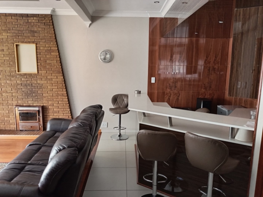 5 Bedroom Property for Sale in Signal Hill KwaZulu-Natal