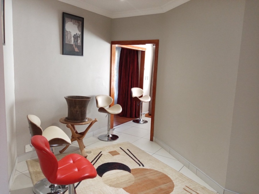 5 Bedroom Property for Sale in Signal Hill KwaZulu-Natal