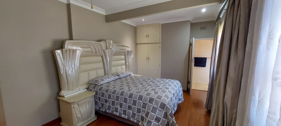 5 Bedroom Property for Sale in Signal Hill KwaZulu-Natal