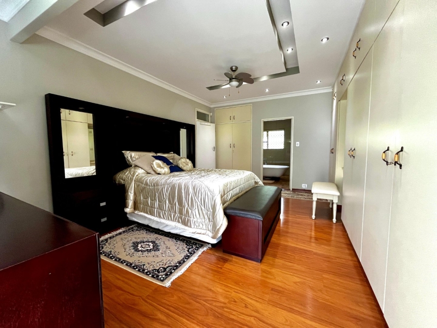 5 Bedroom Property for Sale in Signal Hill KwaZulu-Natal