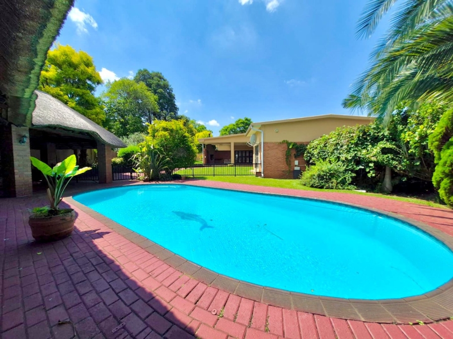 5 Bedroom Property for Sale in Signal Hill KwaZulu-Natal