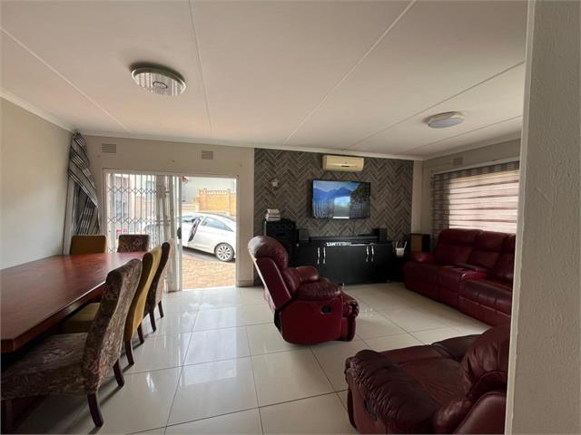 4 Bedroom Property for Sale in Isipingo Hills KwaZulu-Natal