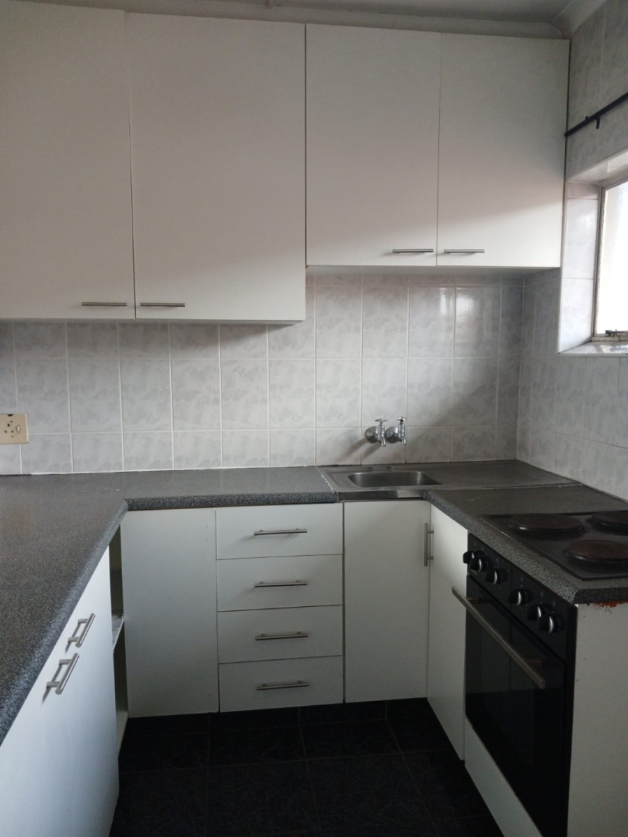 To Let 2 Bedroom Property for Rent in Windermere KwaZulu-Natal