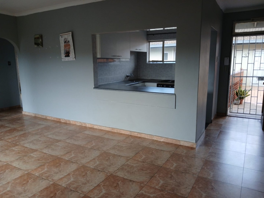 To Let 2 Bedroom Property for Rent in Windermere KwaZulu-Natal