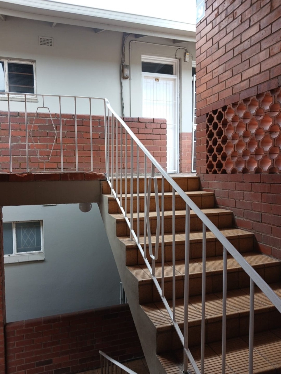 To Let 2 Bedroom Property for Rent in Windermere KwaZulu-Natal