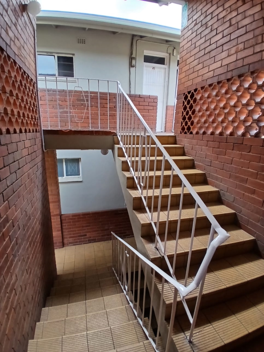 To Let 2 Bedroom Property for Rent in Windermere KwaZulu-Natal