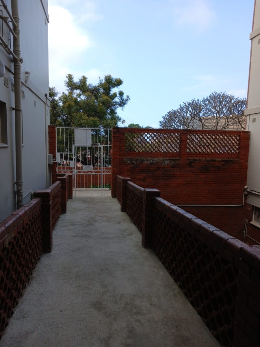 To Let 2 Bedroom Property for Rent in Windermere KwaZulu-Natal
