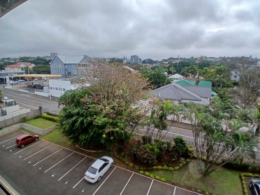 To Let 2 Bedroom Property for Rent in Windermere KwaZulu-Natal
