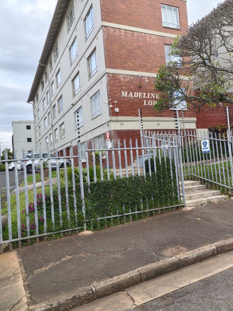 To Let 2 Bedroom Property for Rent in Windermere KwaZulu-Natal