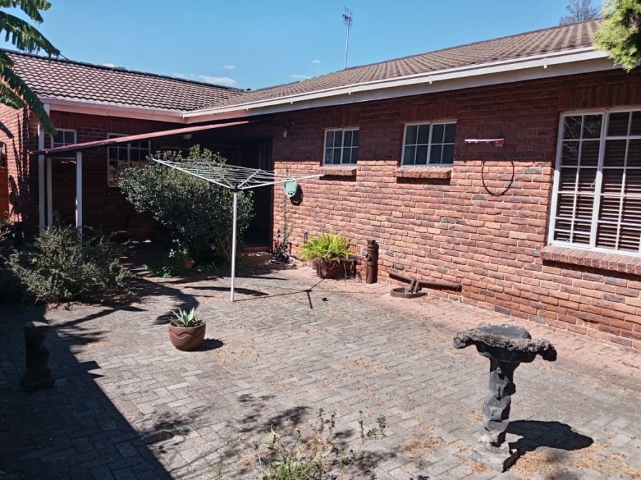 3 Bedroom Property for Sale in Newcastle KwaZulu-Natal