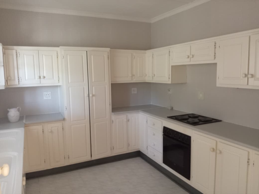 3 Bedroom Property for Sale in Newcastle KwaZulu-Natal