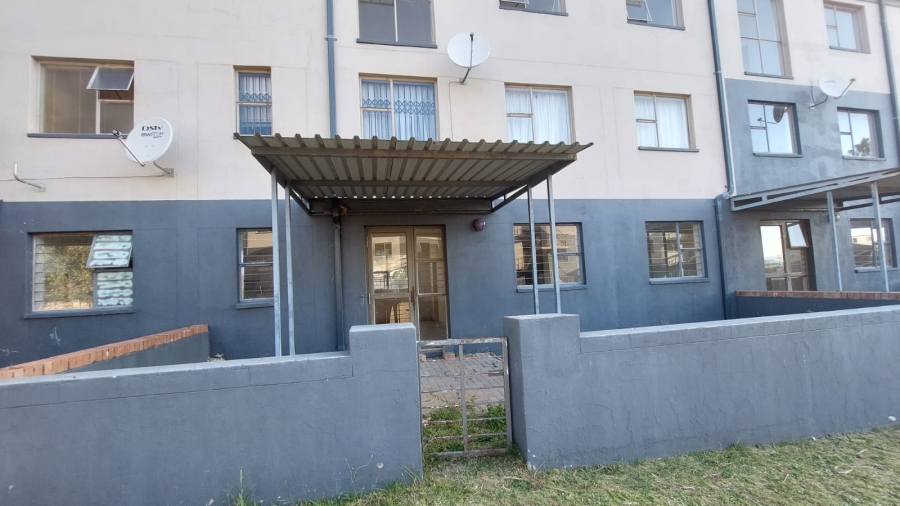 2 Bedroom Property for Sale in Madadeni D KwaZulu-Natal