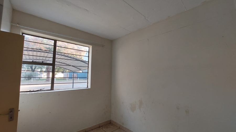 2 Bedroom Property for Sale in Madadeni D KwaZulu-Natal