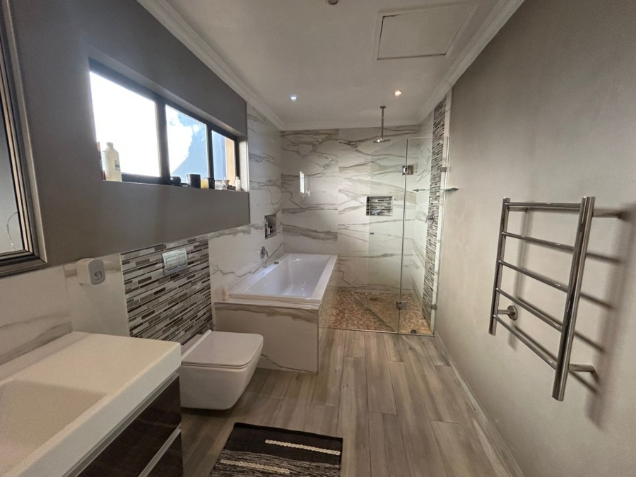 4 Bedroom Property for Sale in Palm Beach KwaZulu-Natal