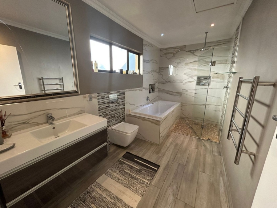 4 Bedroom Property for Sale in Palm Beach KwaZulu-Natal