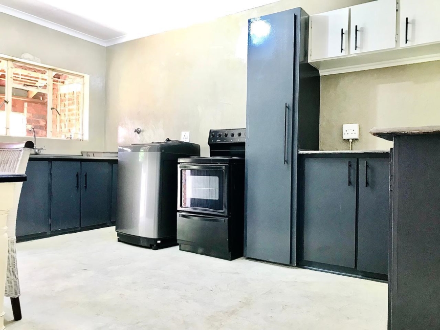 2 Bedroom Property for Sale in Huttenheights KwaZulu-Natal