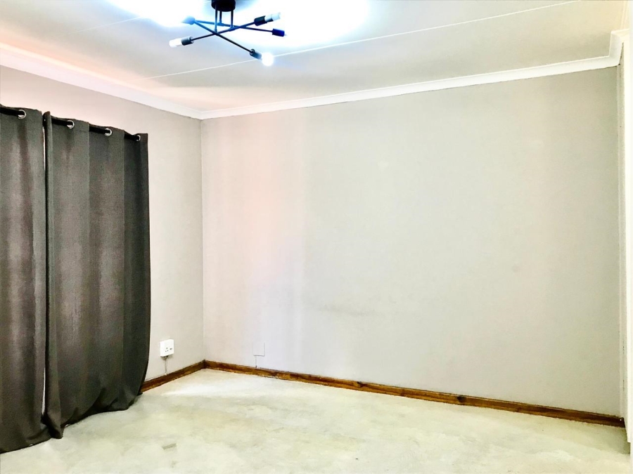 2 Bedroom Property for Sale in Huttenheights KwaZulu-Natal