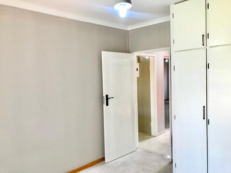 2 Bedroom Property for Sale in Huttenheights KwaZulu-Natal