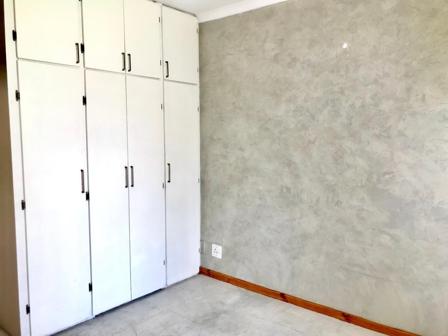 2 Bedroom Property for Sale in Huttenheights KwaZulu-Natal