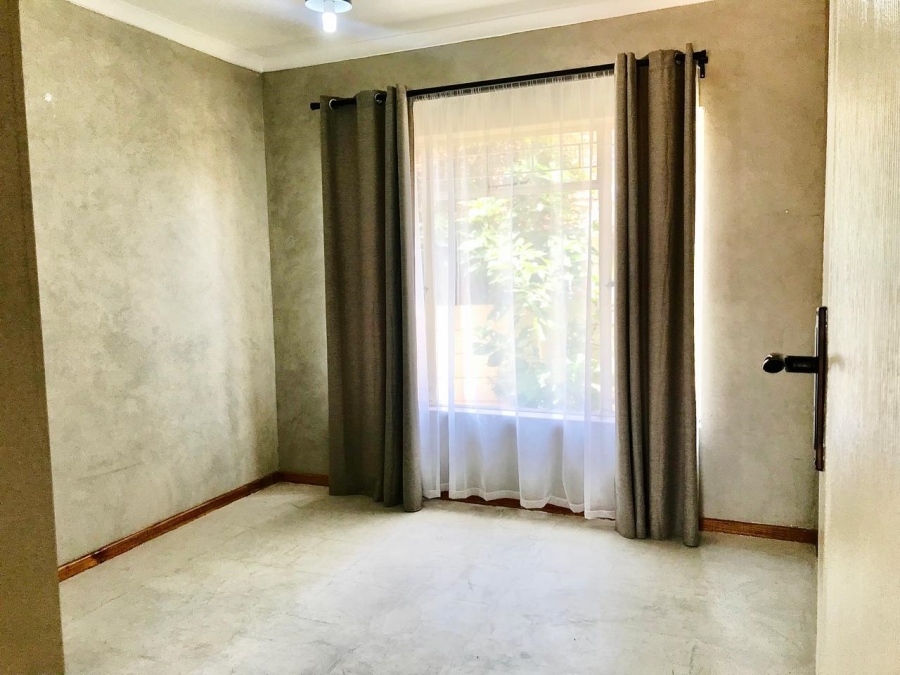 2 Bedroom Property for Sale in Huttenheights KwaZulu-Natal