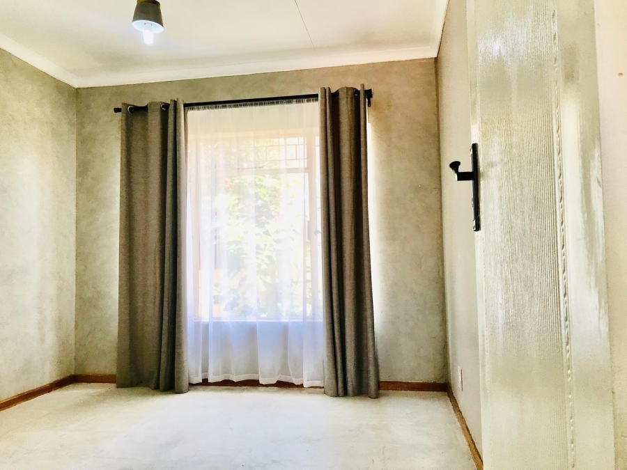 2 Bedroom Property for Sale in Huttenheights KwaZulu-Natal