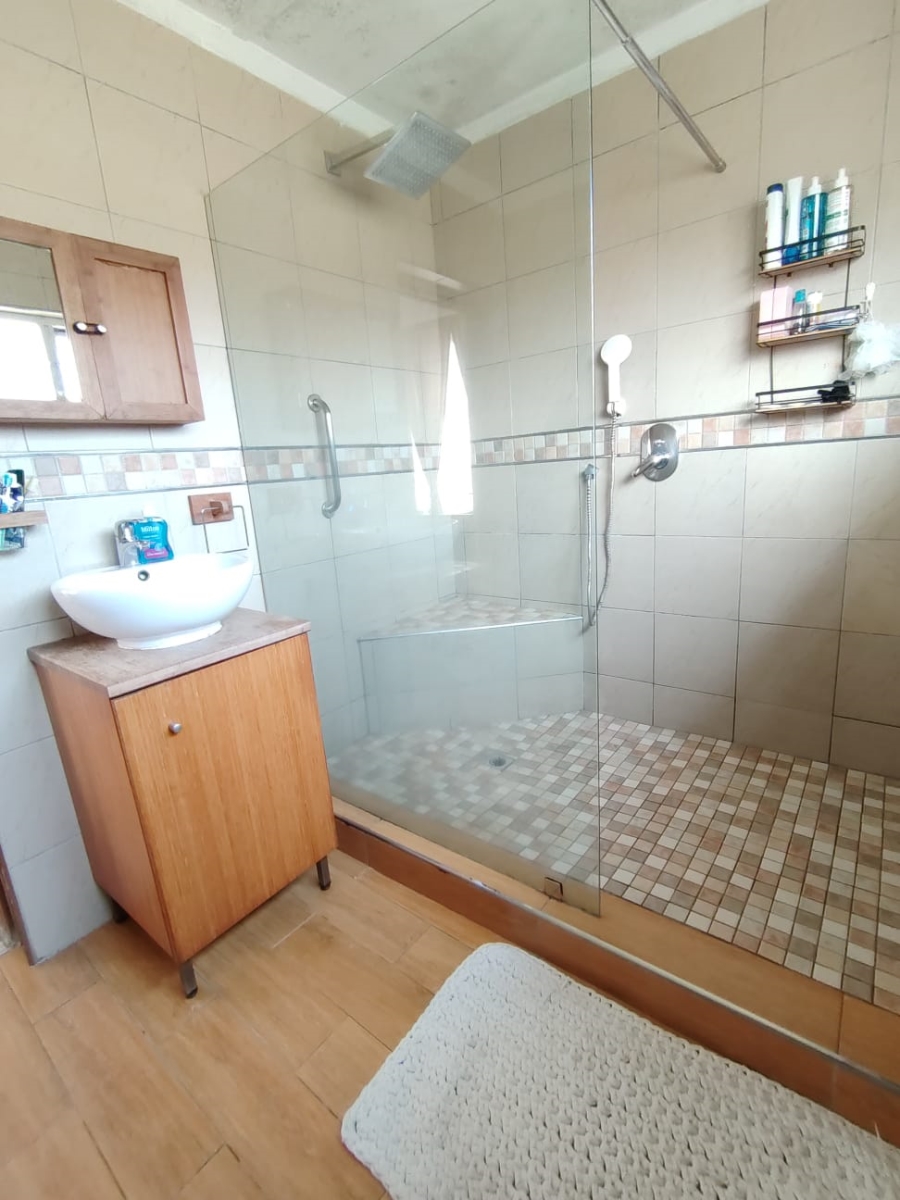 3 Bedroom Property for Sale in Ocean View KwaZulu-Natal