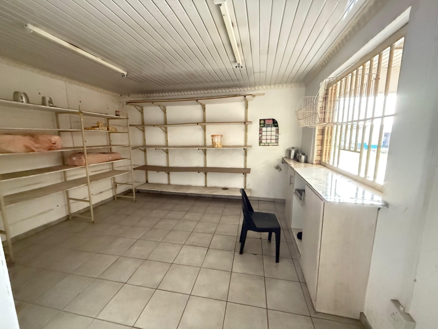 4 Bedroom Property for Sale in Blaauwbosch Laagte KwaZulu-Natal