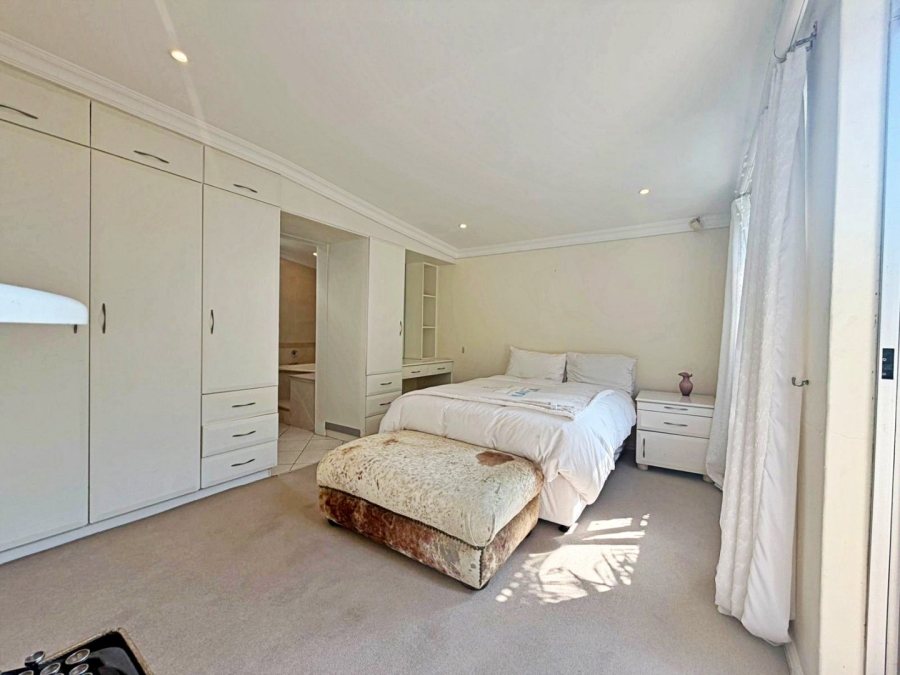 4 Bedroom Property for Sale in Umhlanga KwaZulu-Natal